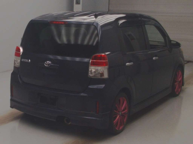 TOYOTA SPADE 2013