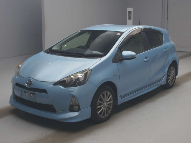 TOYOTA AQUA 2014