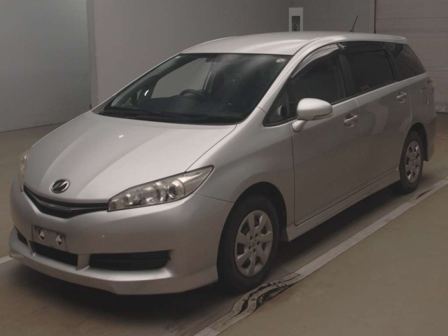 TOYOTA WISH 2013