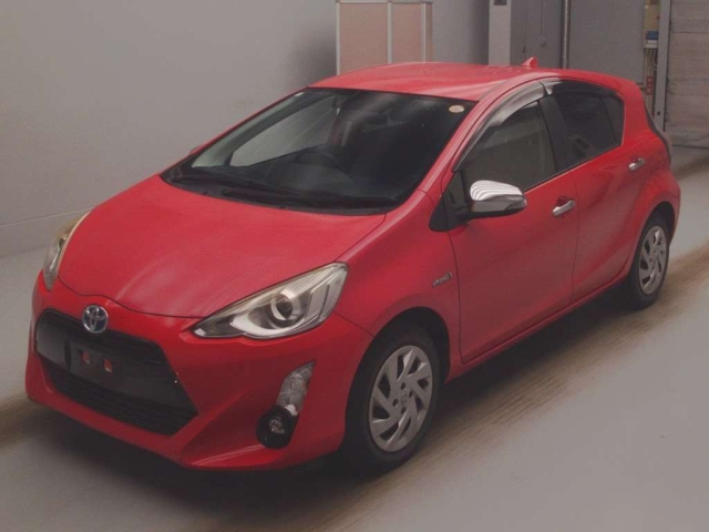 TOYOTA AQUA 2015