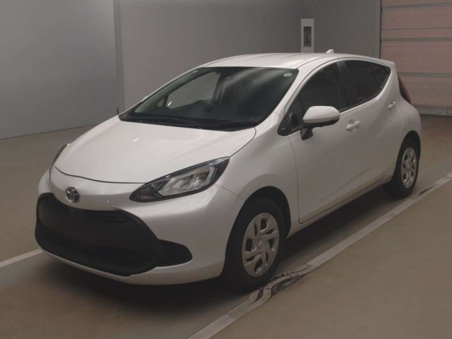 TOYOTA AQUA 2021