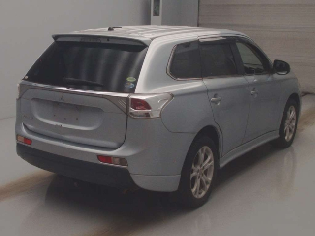 MITSUBISHI OUTLANDER 2013