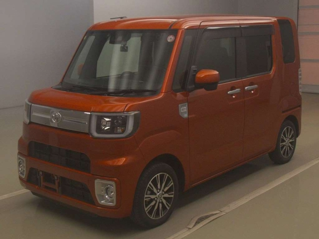 TOYOTA PIXIS MEGA 2020