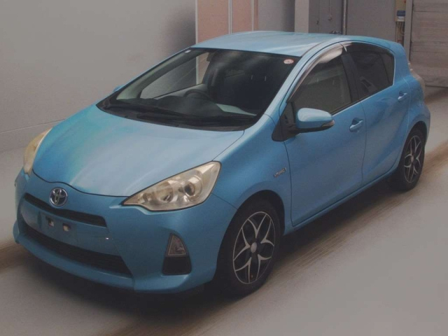 TOYOTA AQUA 2012