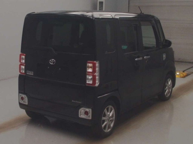 TOYOTA PIXIS MEGA 2021