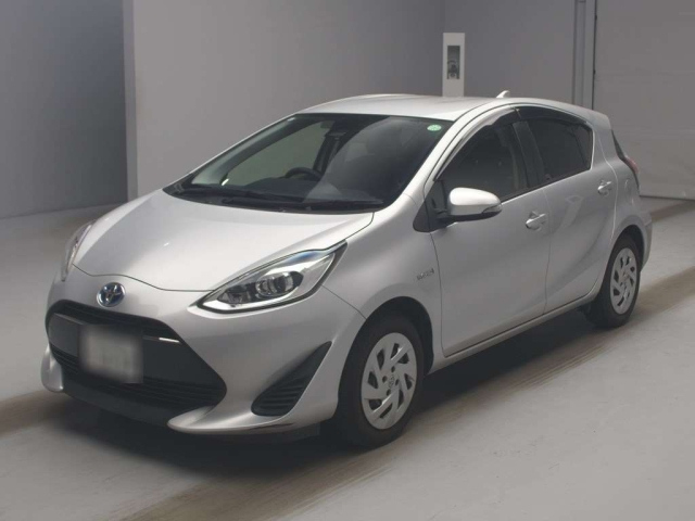 TOYOTA AQUA 2019