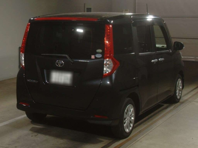 TOYOTA ROOMY 2017