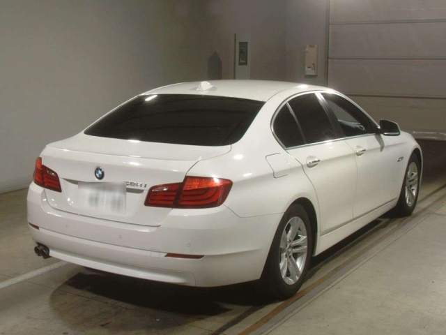 BMW 5 SERIES 2011