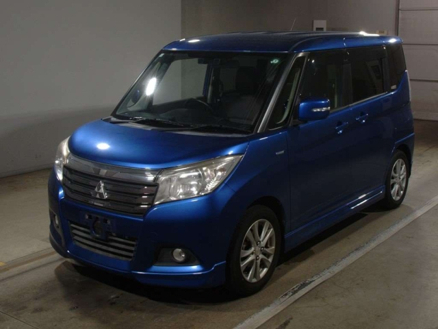 MITSUBISHI DELICA D2 2016