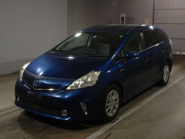 TOYOTA PRIUS ALPHA 2012
