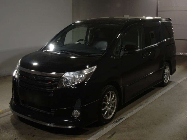 TOYOTA NOAH 2016