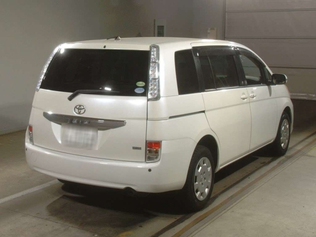 TOYOTA ISIS 2013