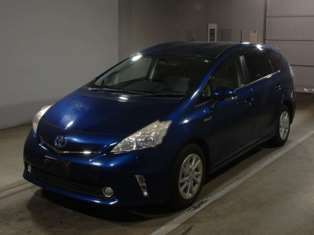 TOYOTA PRIUS ALPHA 2012