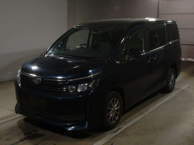 TOYOTA VOXY 2014