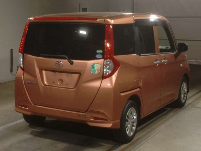 TOYOTA ROOMY 2016