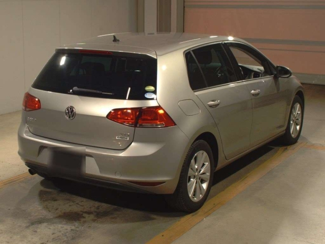 VOLKSWAGEN GOLF 2016