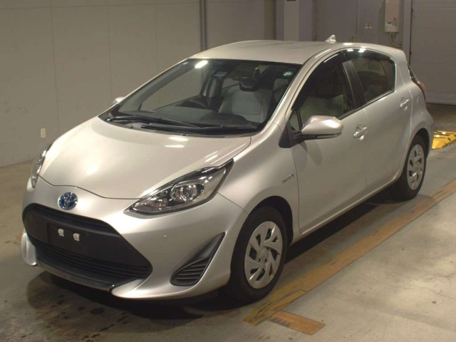 TOYOTA AQUA 2020