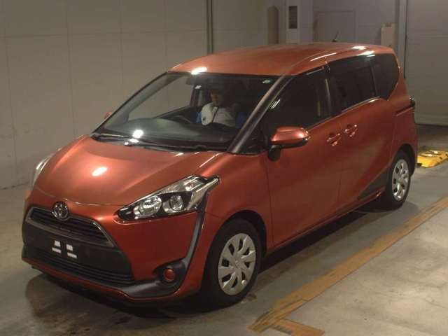 TOYOTA SIENTA 2015