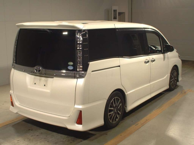 TOYOTA VOXY 2015