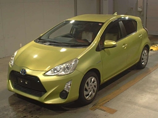 TOYOTA AQUA 2015