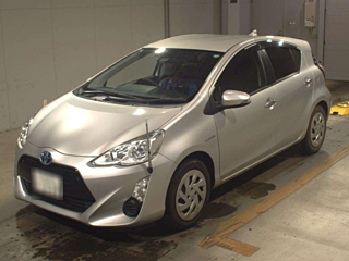 TOYOTA AQUA 2017