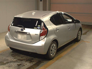 TOYOTA AQUA 2017