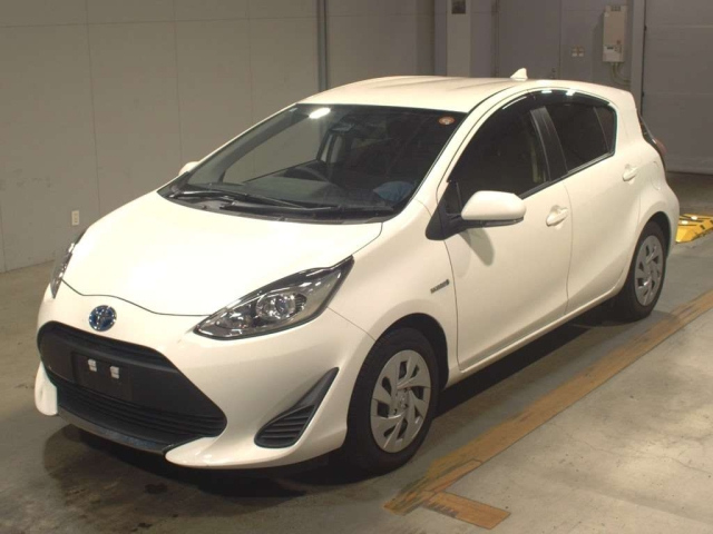 TOYOTA AQUA 2020