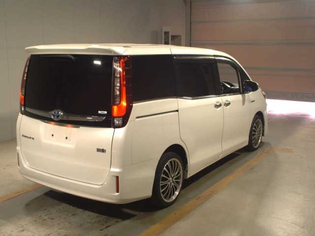 TOYOTA ESQUIRE 2015