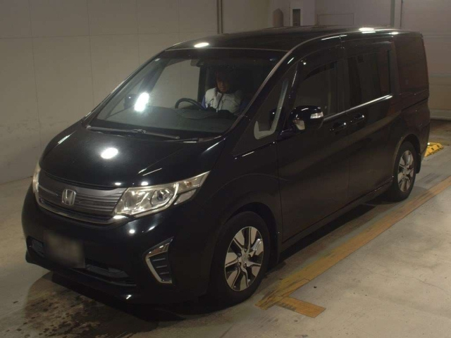 HONDA STEP WAGON 2015