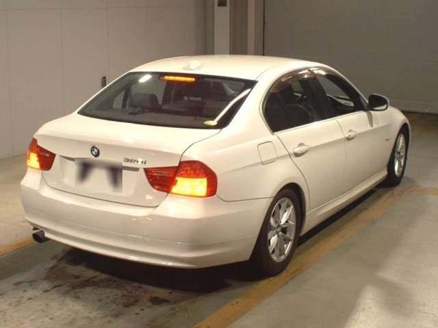 BMW 3 SERIES 2011