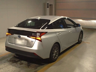 TOYOTA PRIUS 2021
