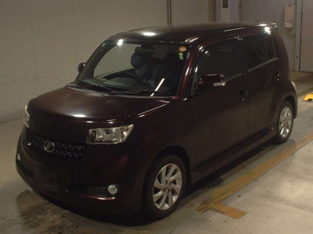 TOYOTA BB 2010