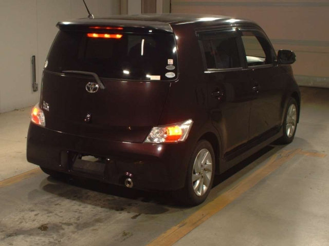 TOYOTA BB 2010