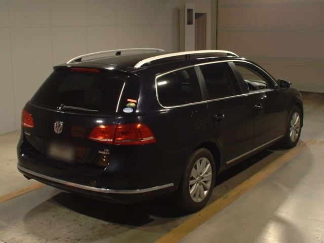 VOLKSWAGEN PASSAT VARIANT 2012