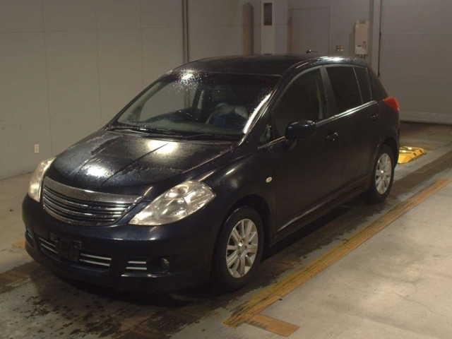 NISSAN TIIDA 2010