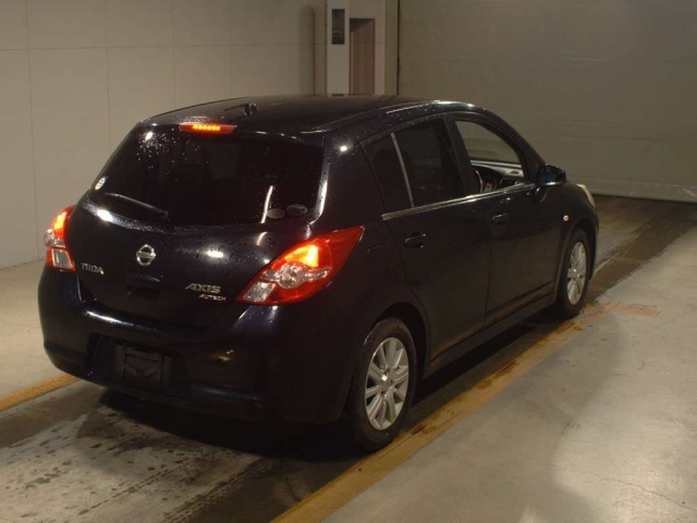 NISSAN TIIDA 2010