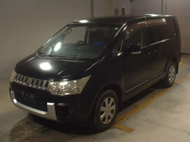 MITSUBISHI DELICA D5 2012