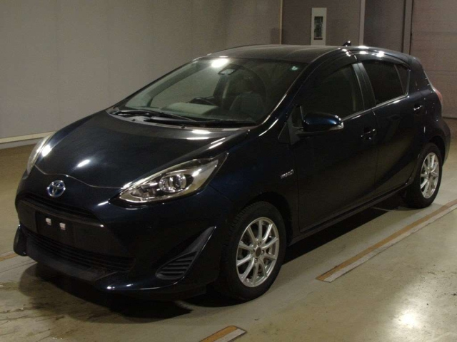 TOYOTA AQUA 2018