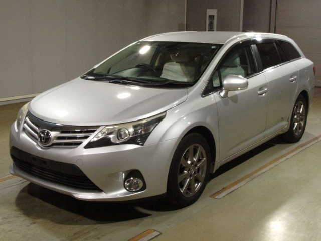TOYOTA AVENSIS WAGON 2013