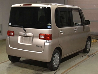DAIHATSU TANTO 2010