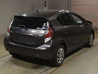 TOYOTA AQUA 2015