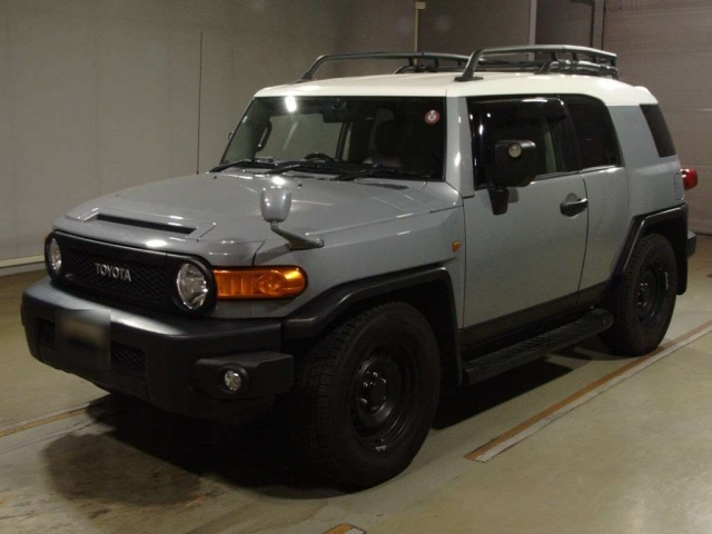 TOYOTA FJ CRUISER 2016