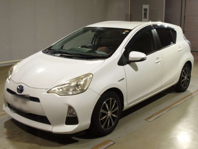 TOYOTA AQUA 2013