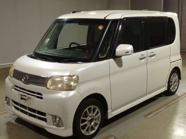 DAIHATSU TANTO 2013