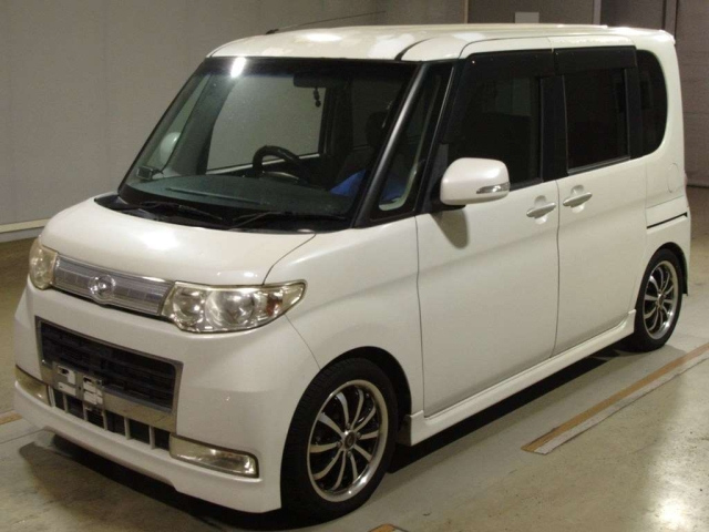 DAIHATSU TANTO 2009