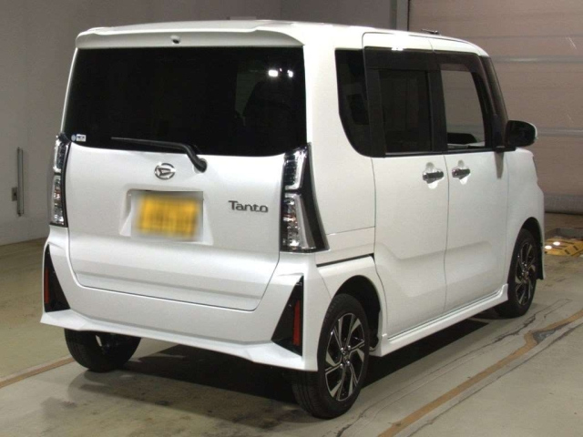 DAIHATSU TANTO 2022