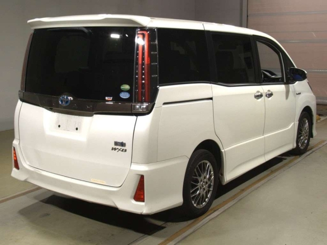 TOYOTA NOAH 2018