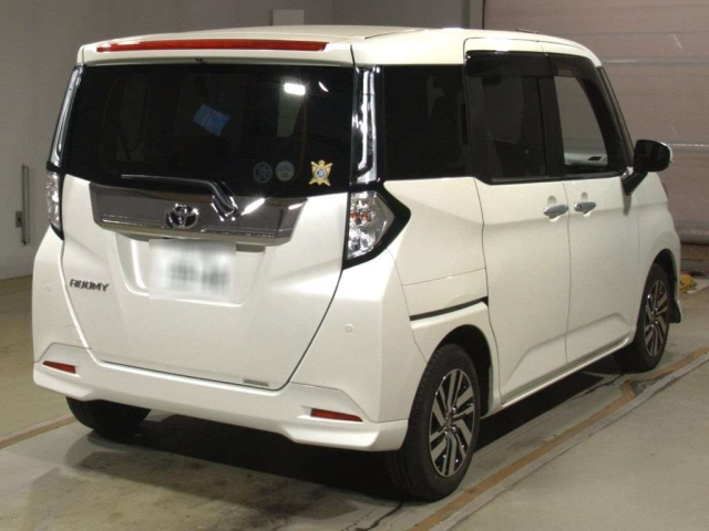 TOYOTA ROOMY 2024