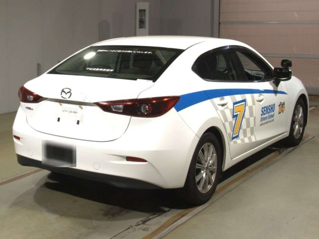 MAZDA AXELA 2016