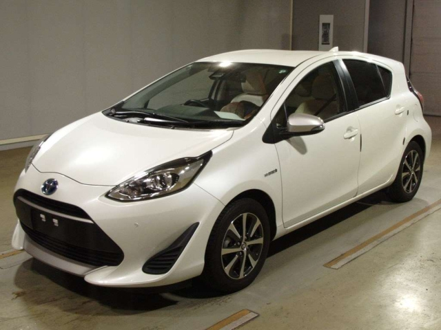 TOYOTA AQUA 2019